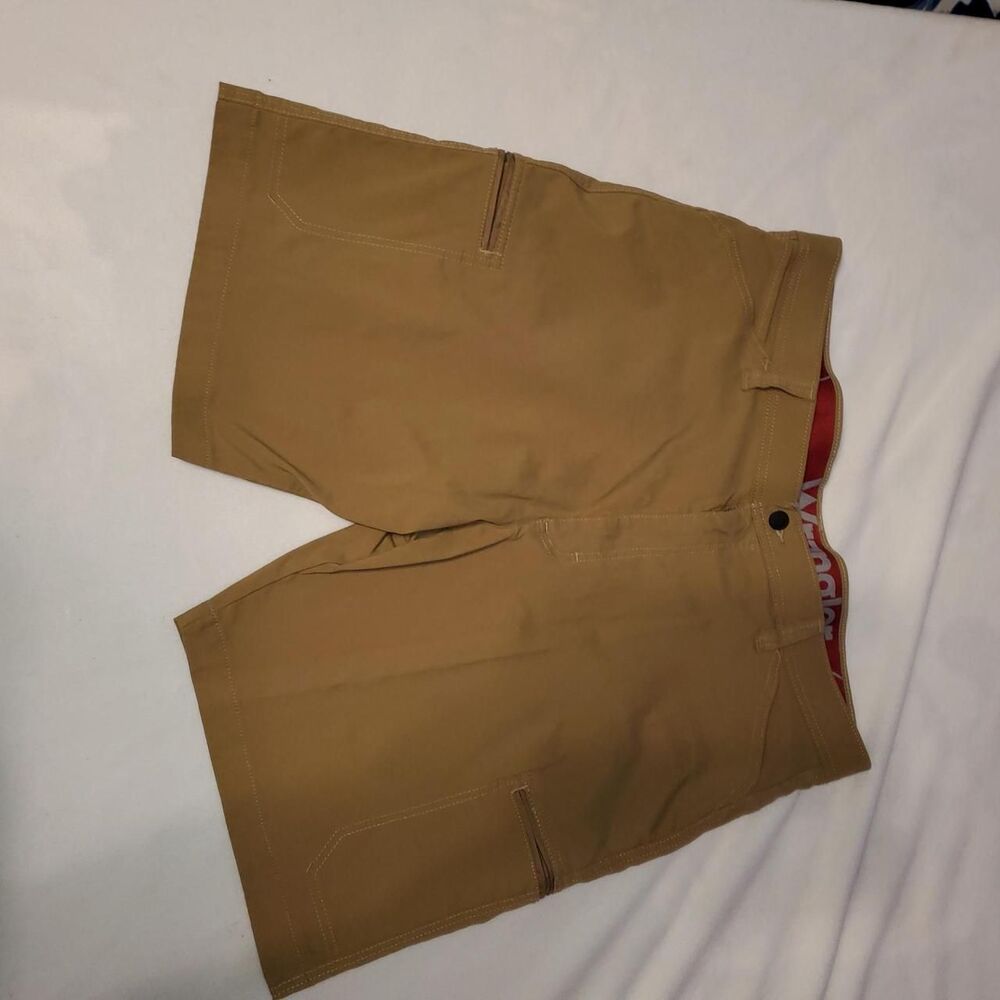 Wrangler Men's Tan and Brown Shorts